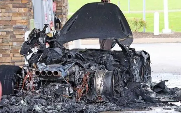 mclaren incendiata krgd u4106099301872yc 528x329 at gazzetta web 528x329