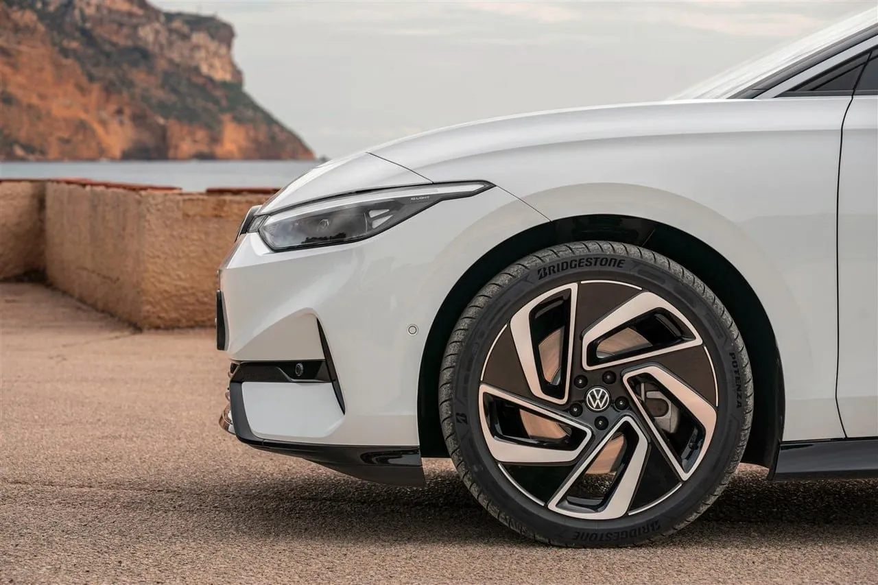 media id7 vw4 20231115 91 db2023au01360