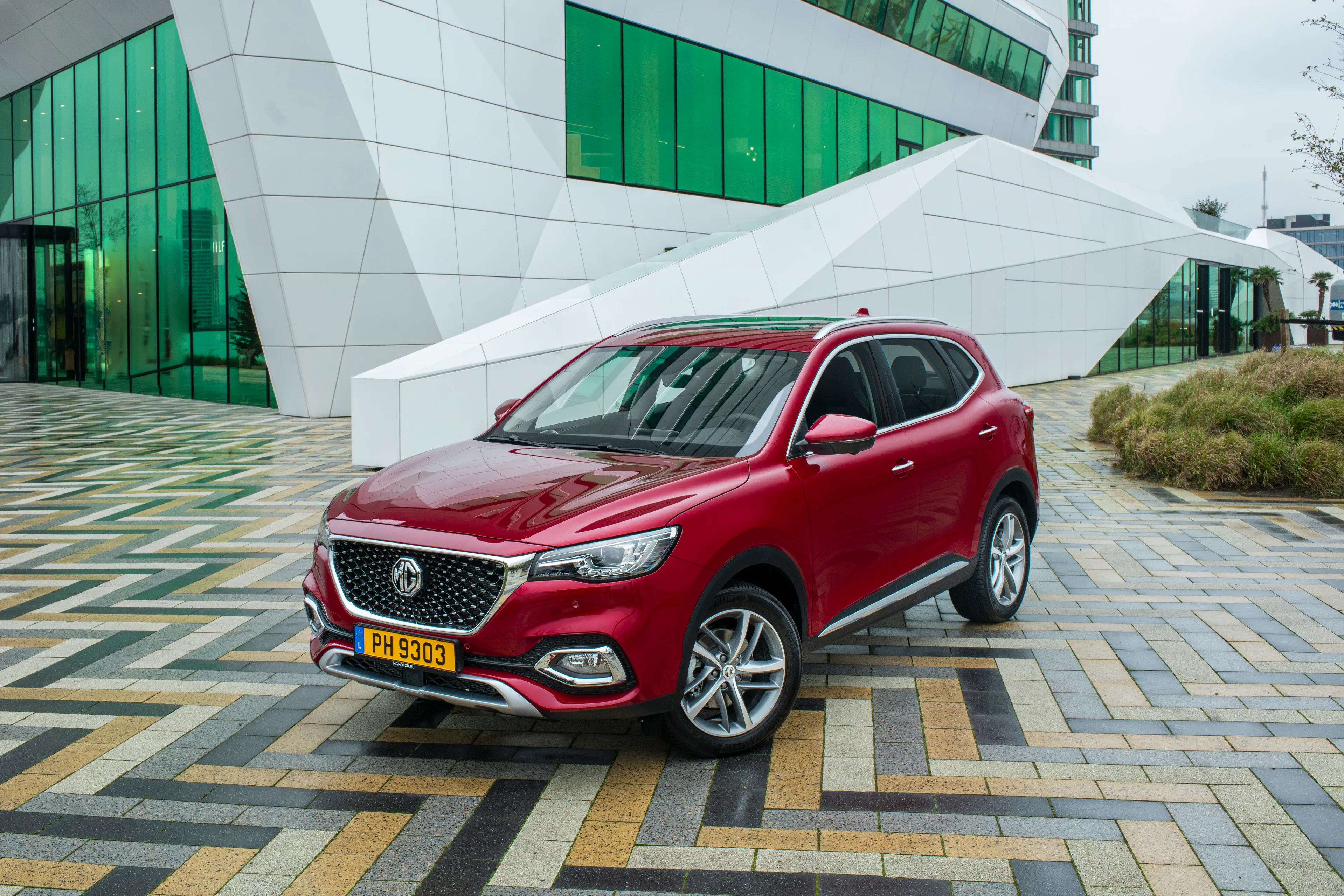 mg ehs plug in hybrid 72