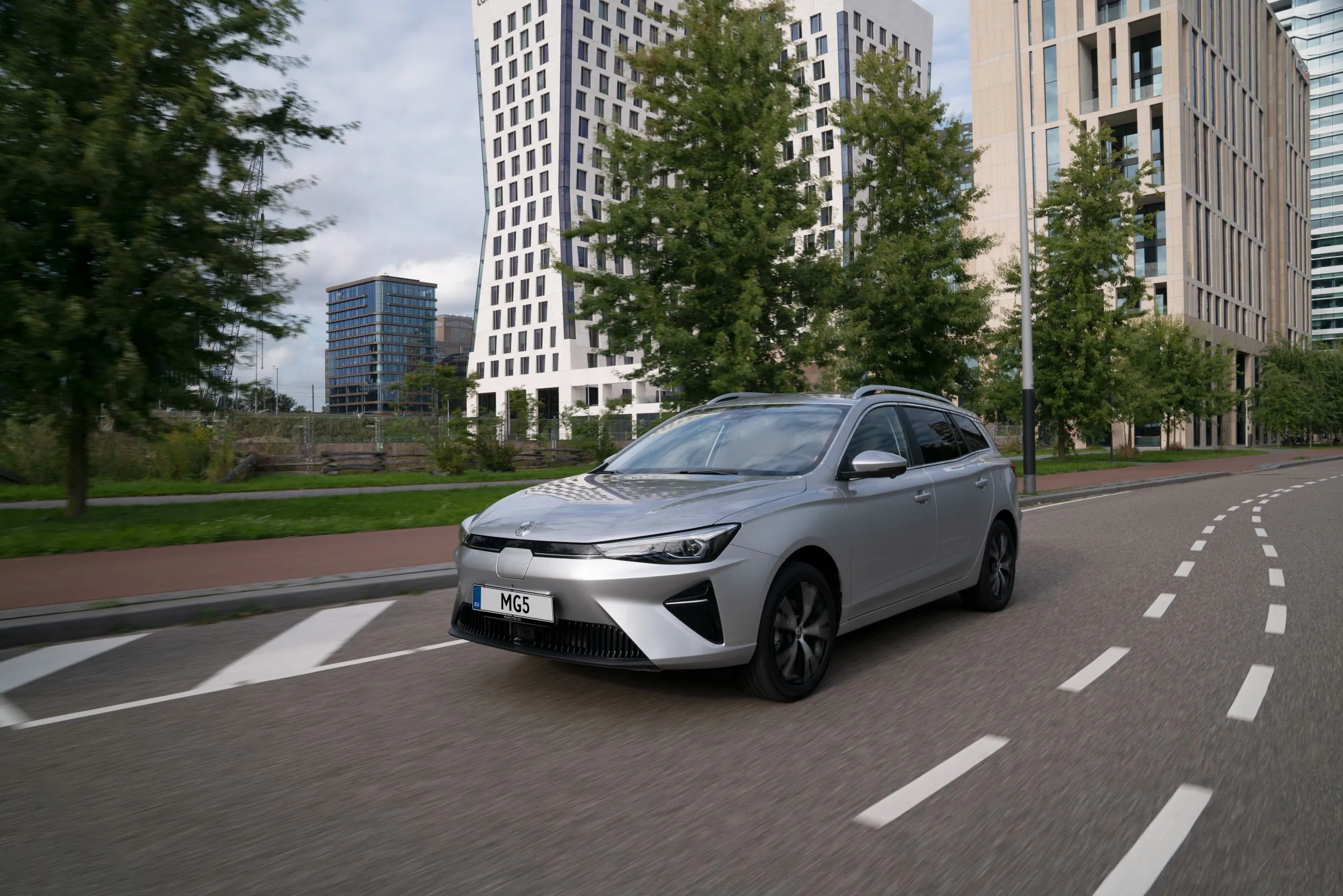 mg5 dynamic driving 03