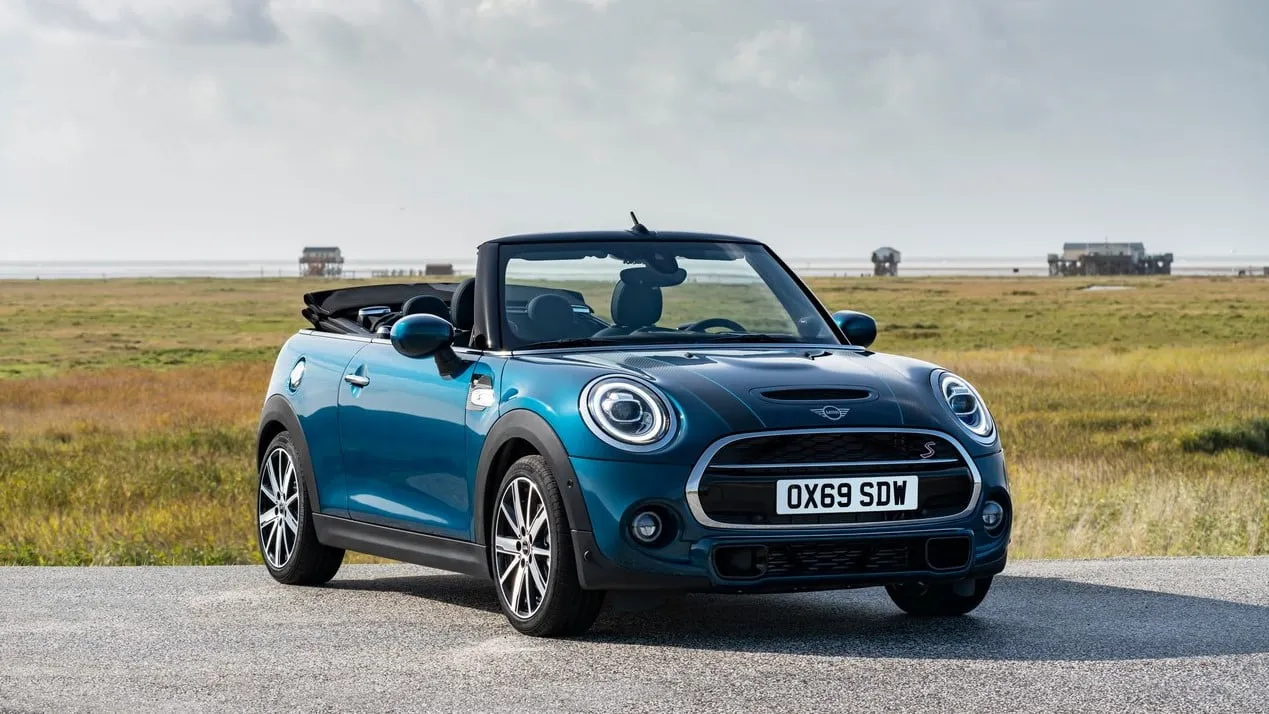 mini cabrio sidewalk 2020 04 1