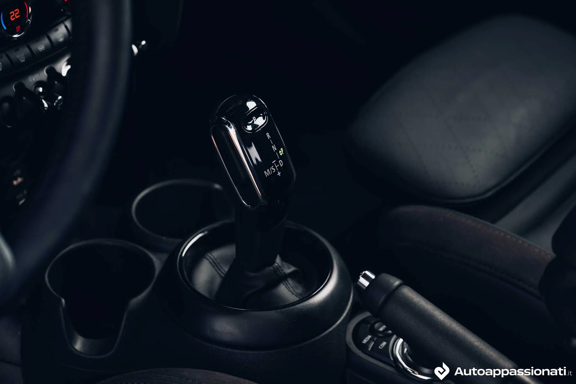 mini cooper 5 porte 02