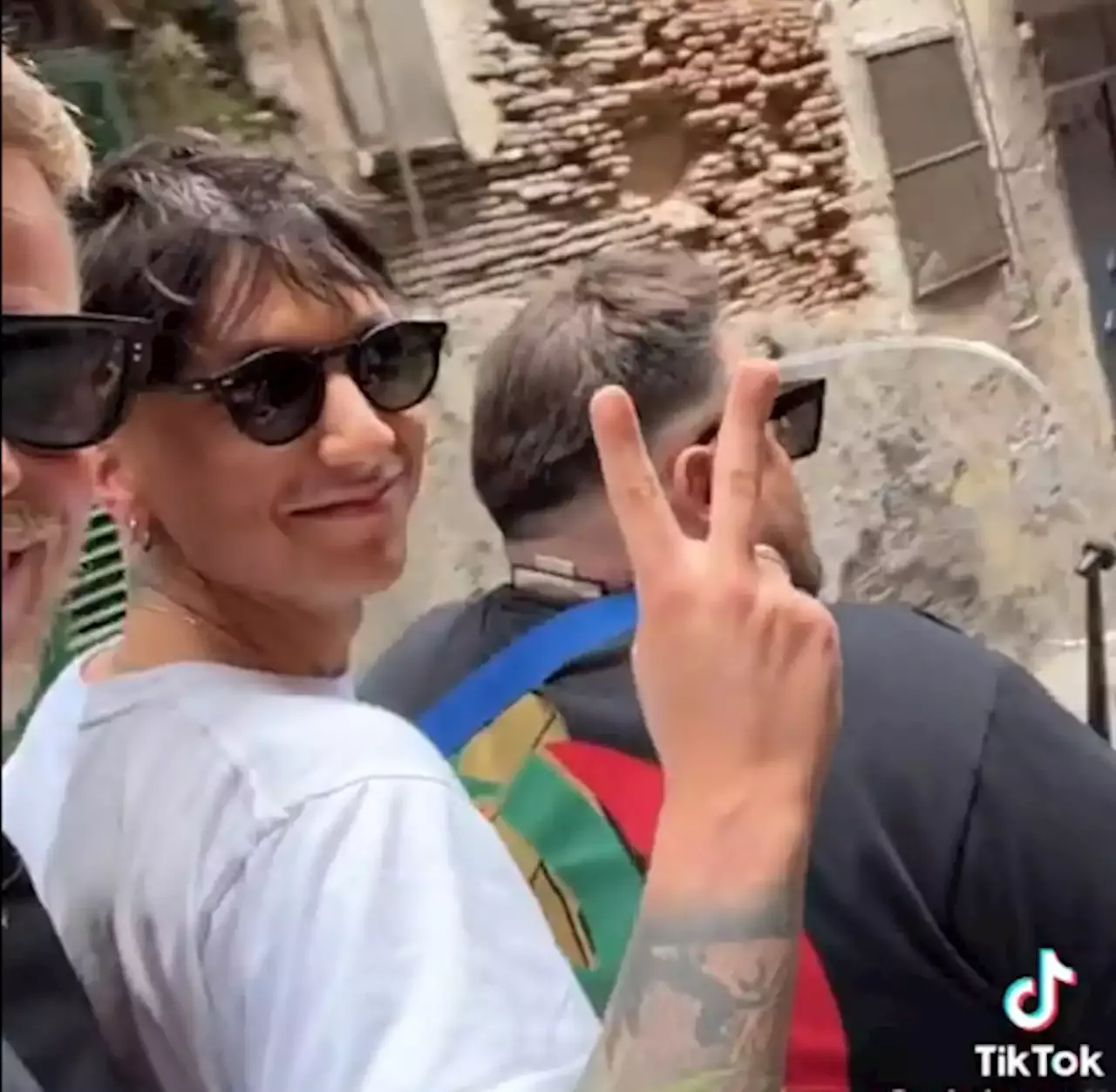 napoli ultimo in scooter con altri due senza casco napoli ultimo in scooter con altri due senza casco 1662836220760666118