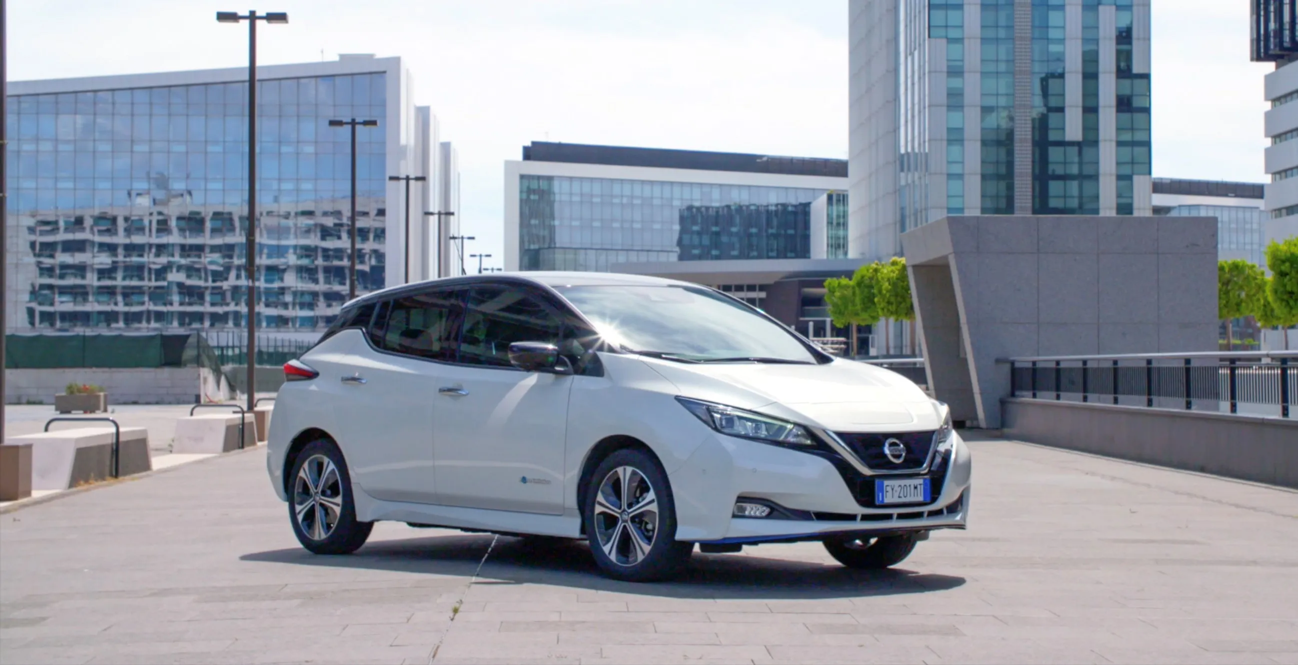 nissan leaf 1