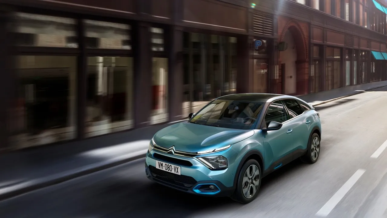 nuova citroen e c4 100 electric 1