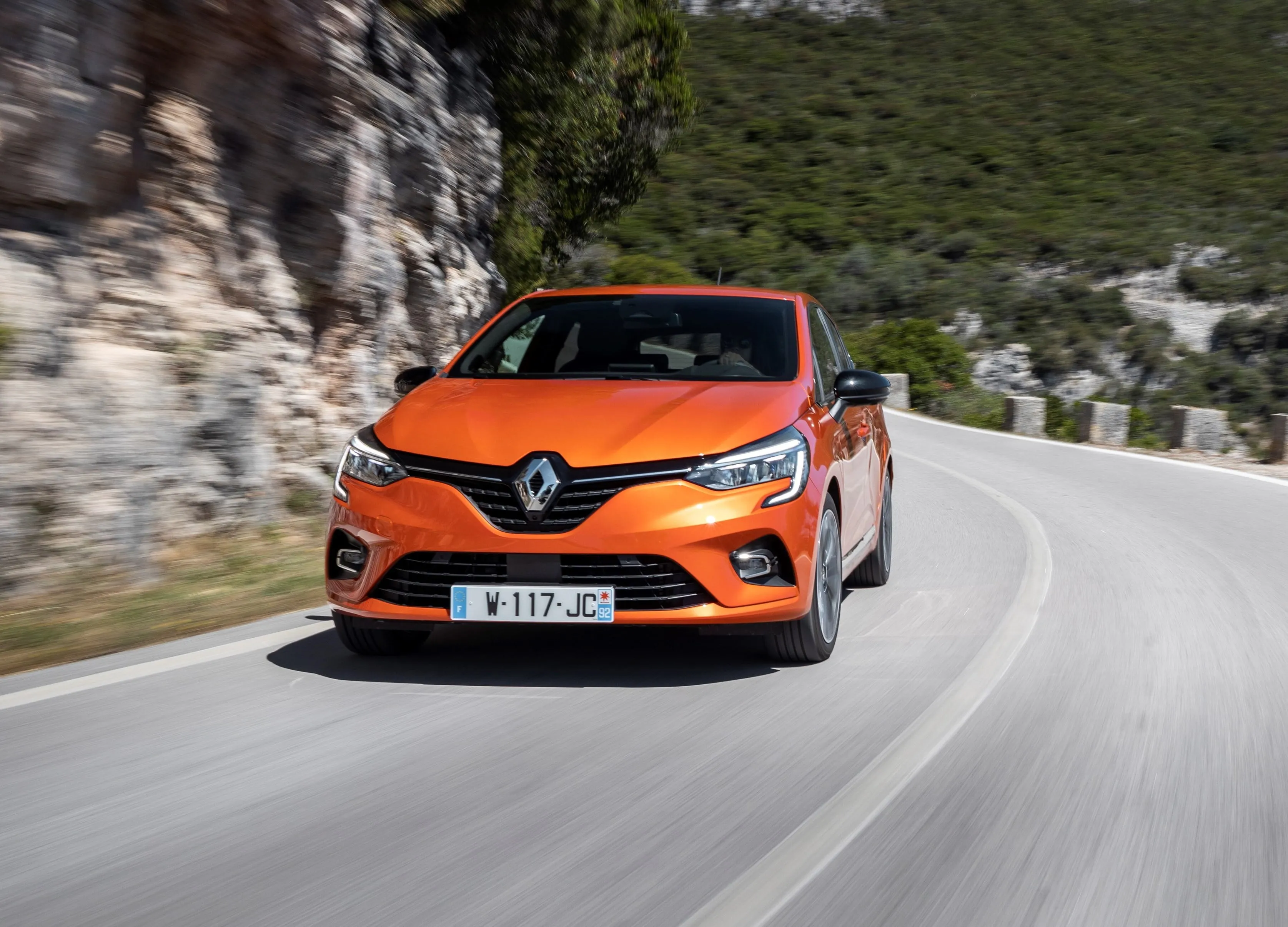 nuova clio 2019 arancione