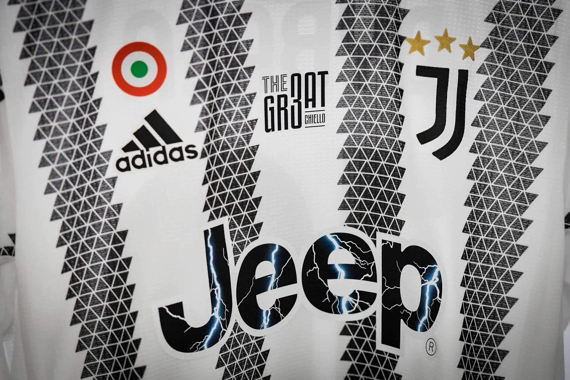 nuova maglia juventus 2022 23
