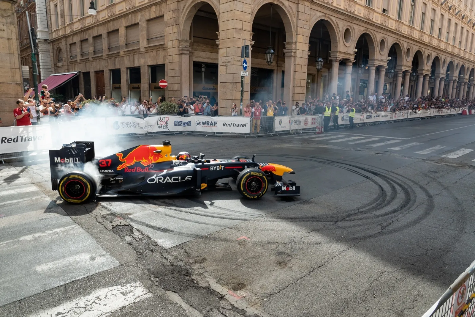 oracle red bull racing 746