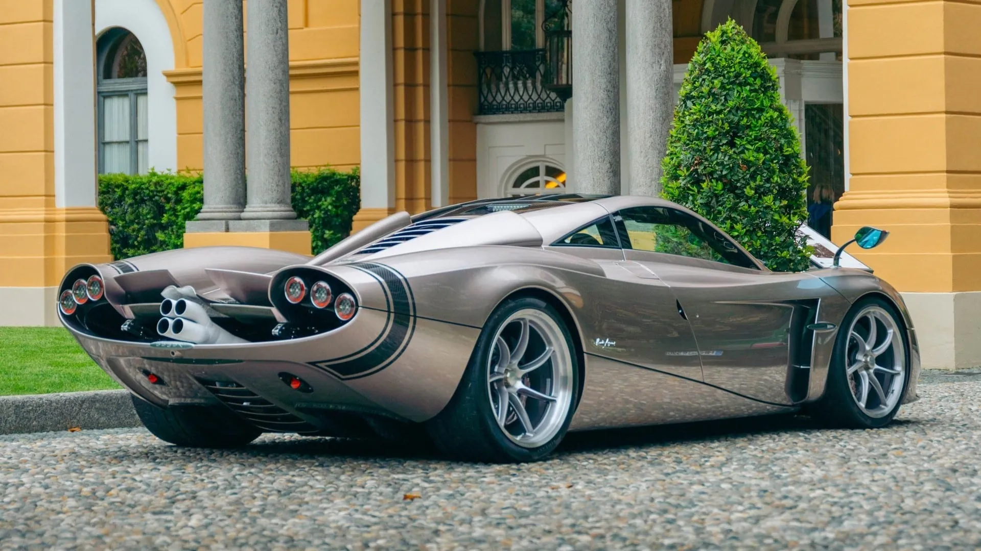 pagani huayra codalunga