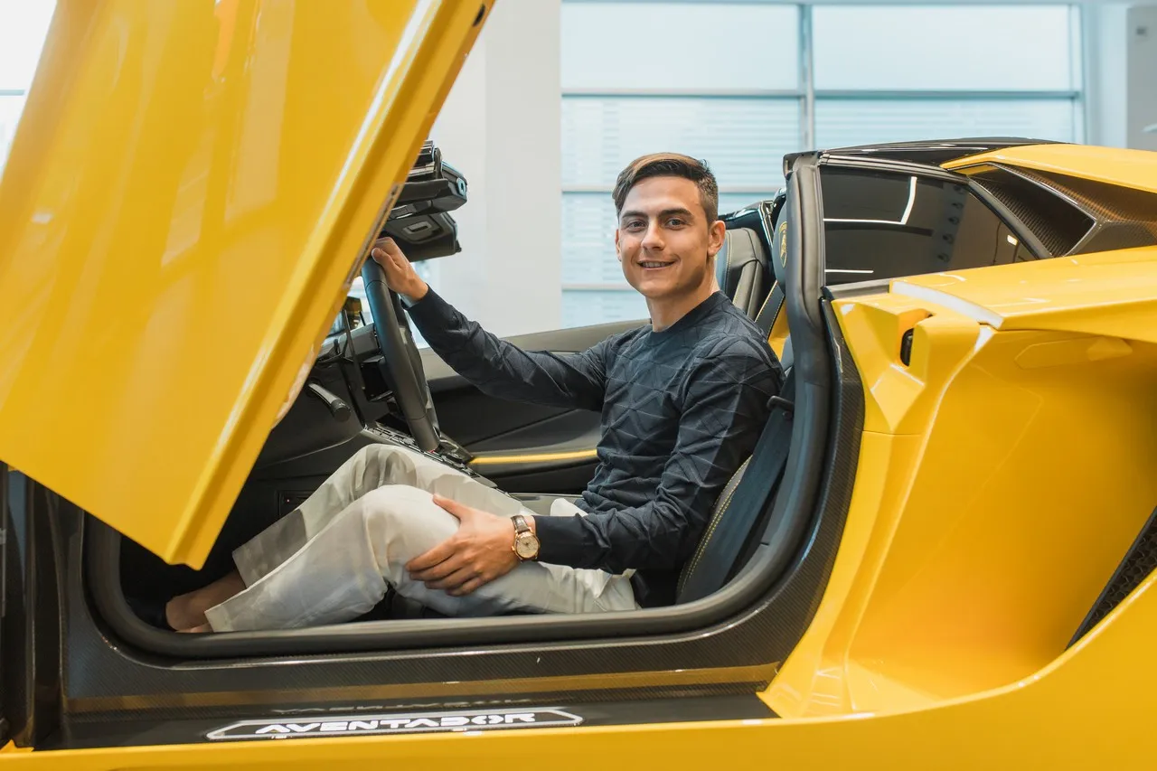 paulo dybala lamborghini
