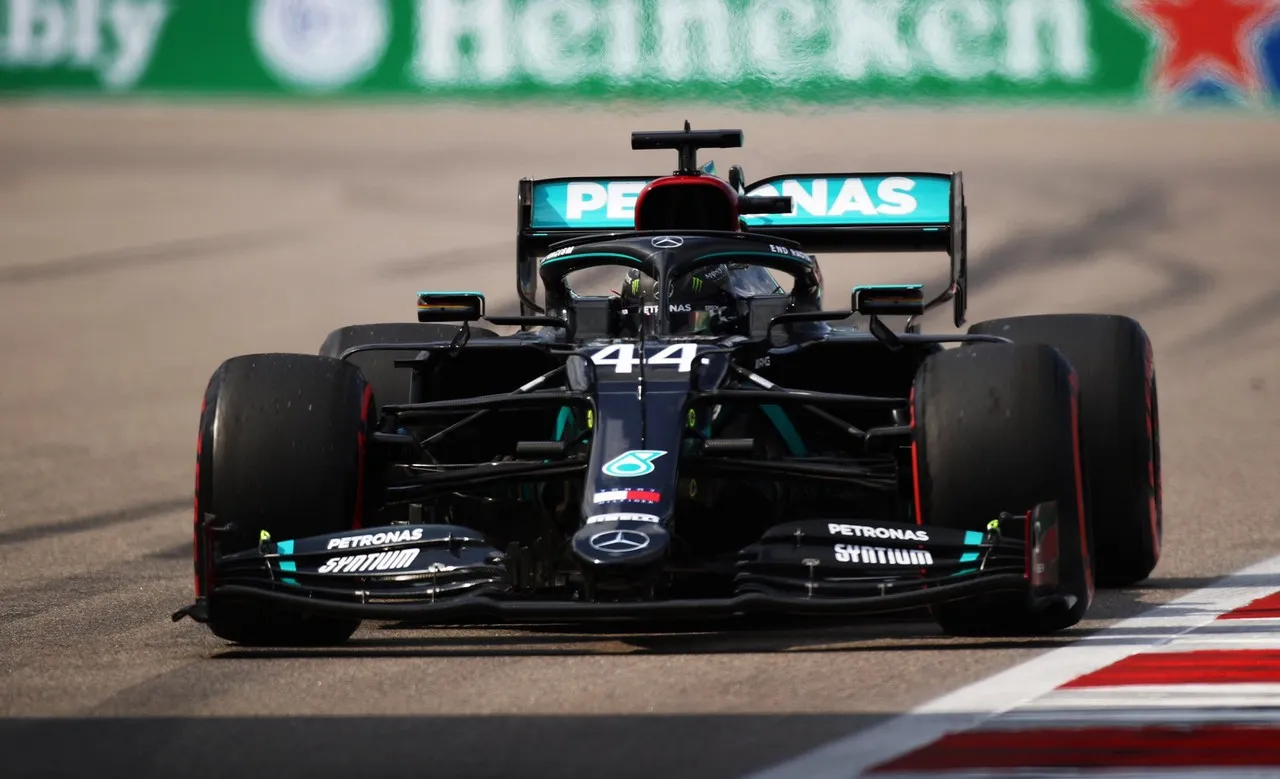 penalita hamilton sochi