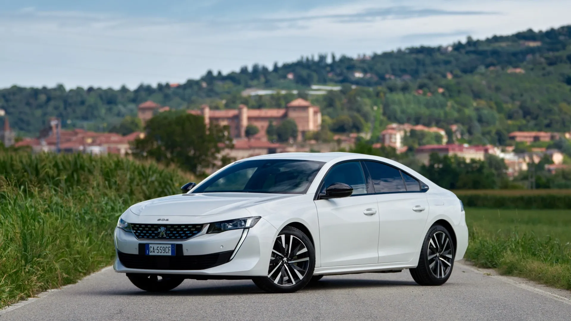 peugeot 508 hybrid frontale pieno 3