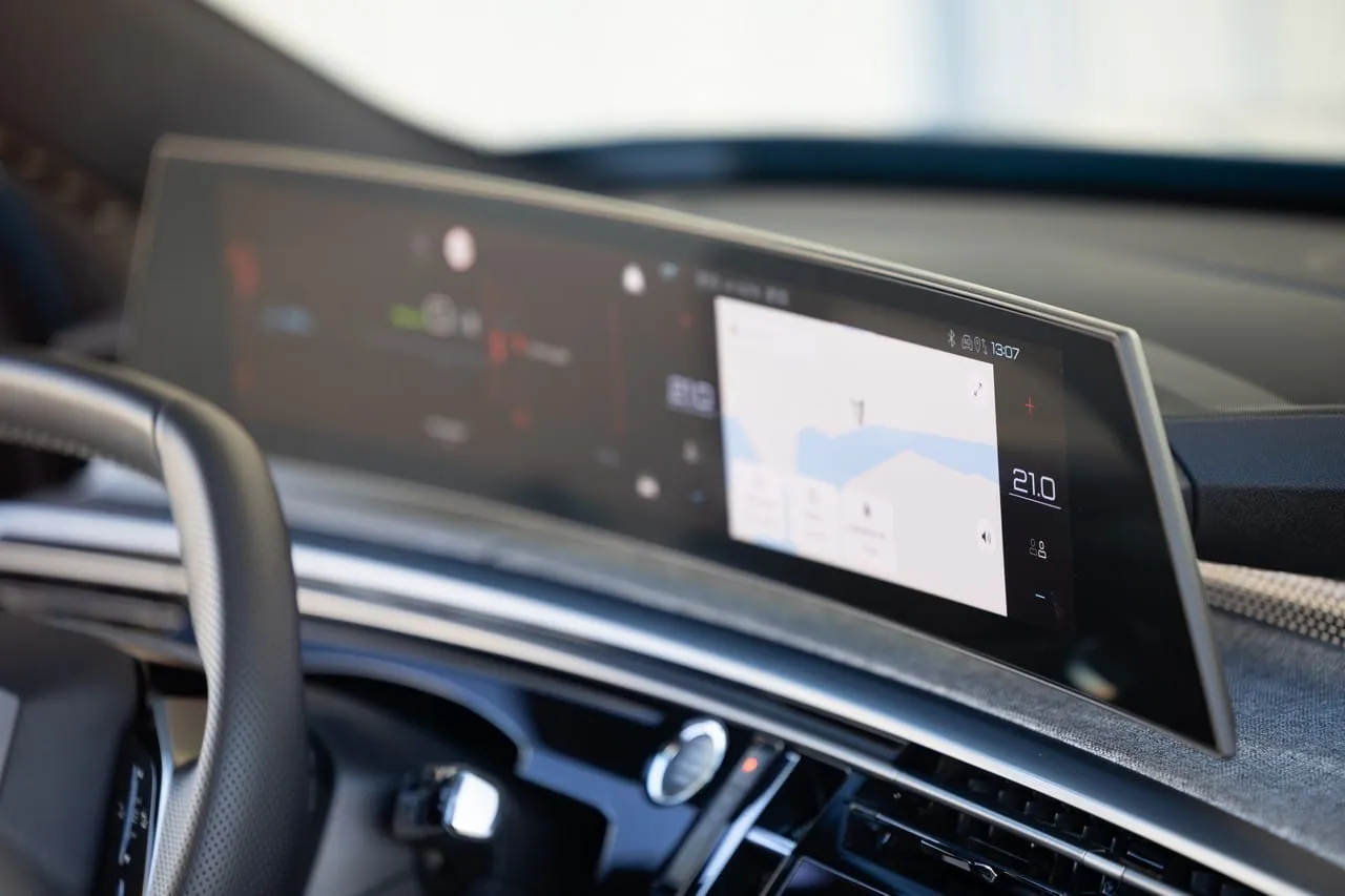 peugeot e3008 cotytestdrive 2311tc016