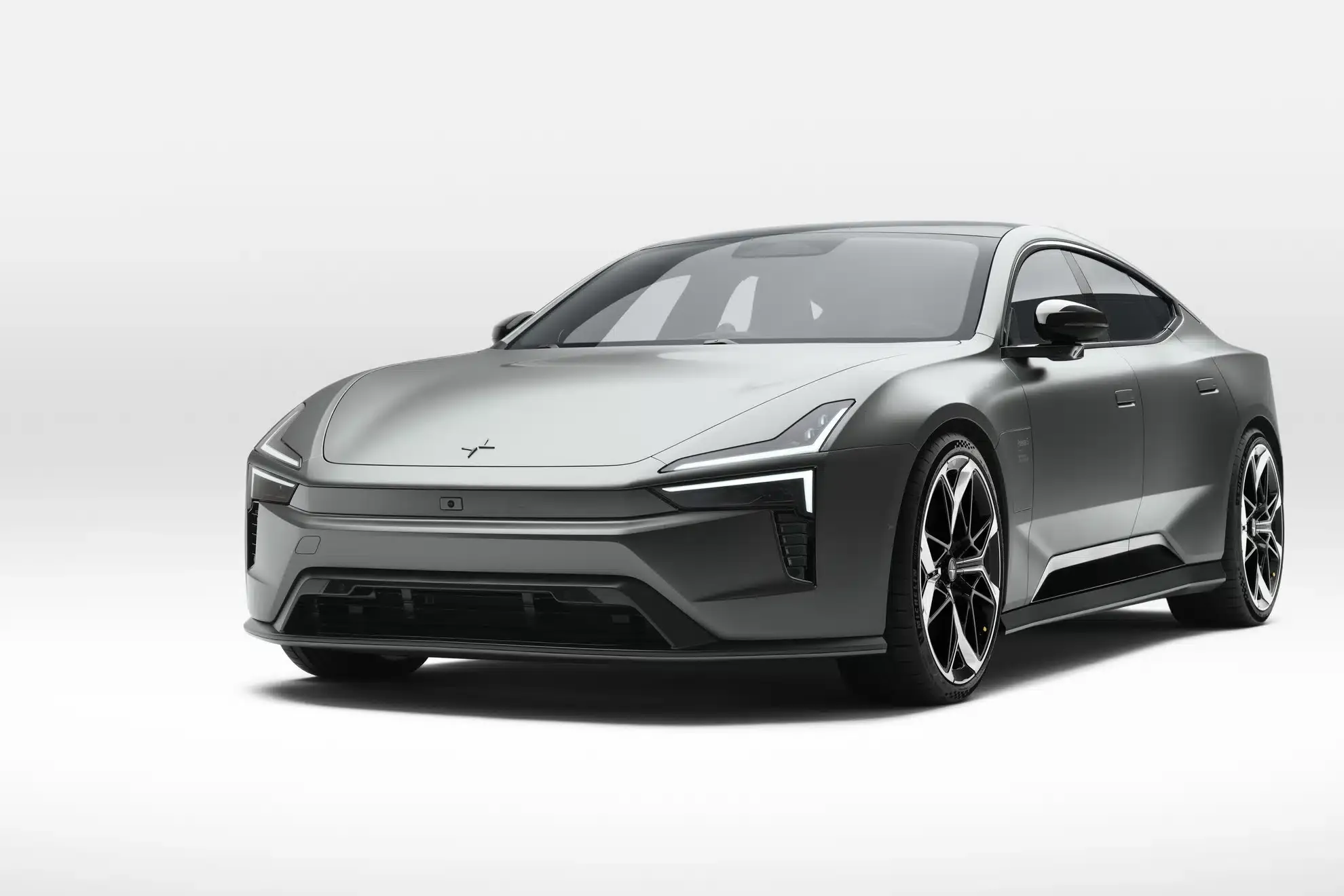 polestar 5 vista frontale