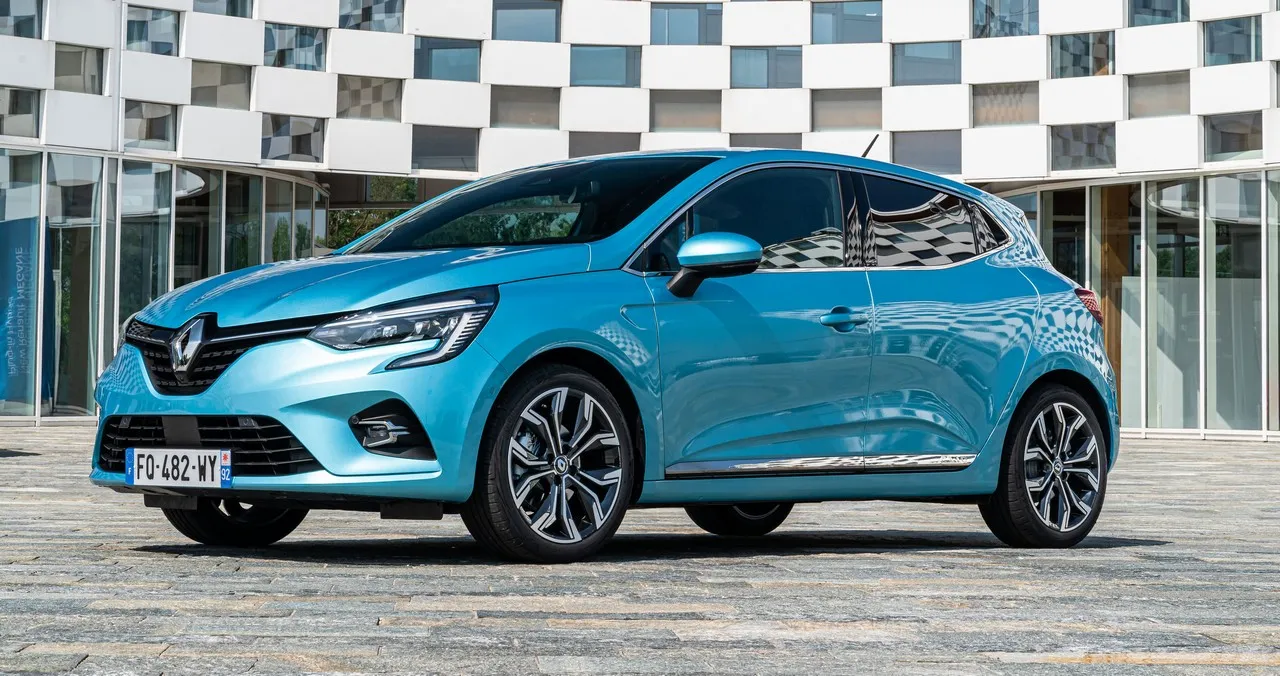 prezzo renault clio ibrida e tech