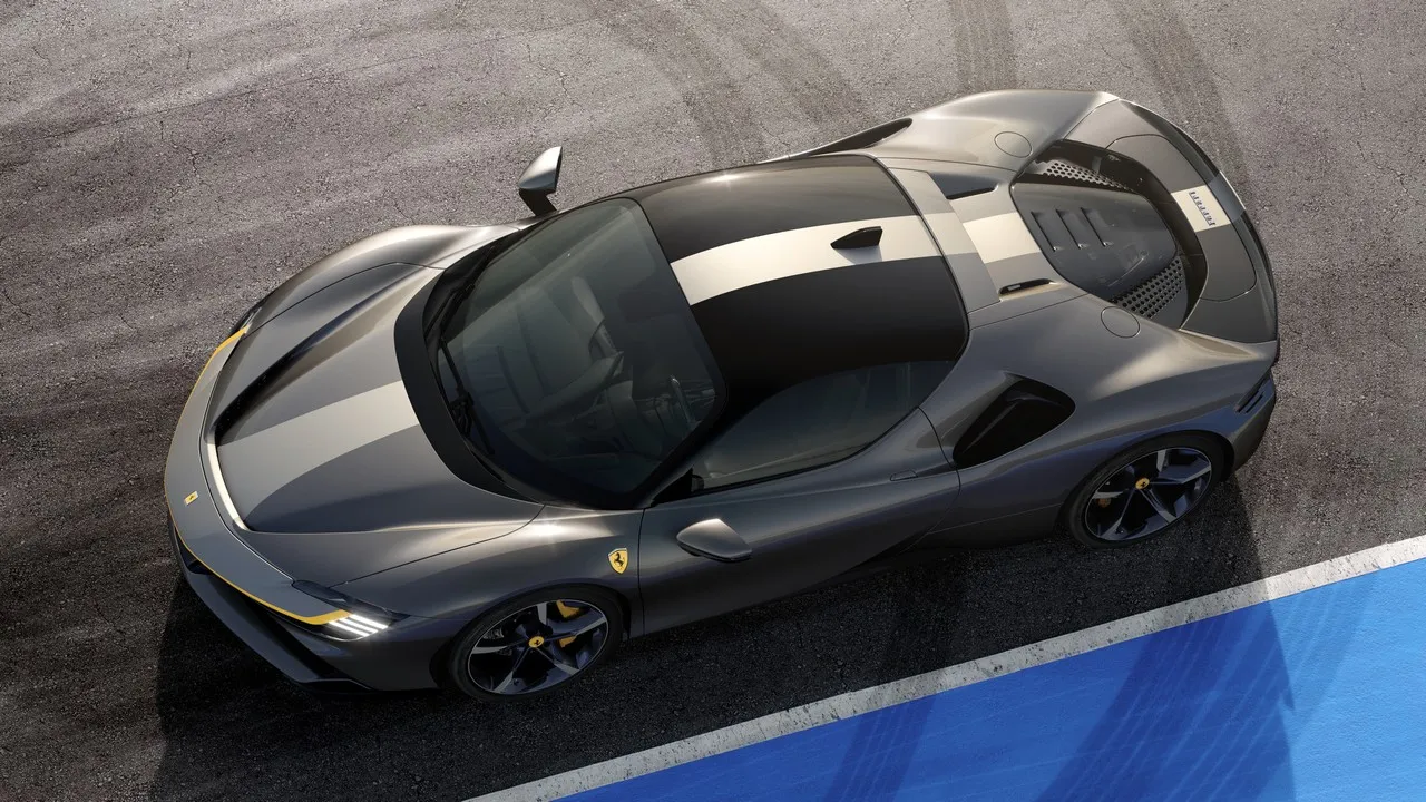 prima ferrari elettrica 2025