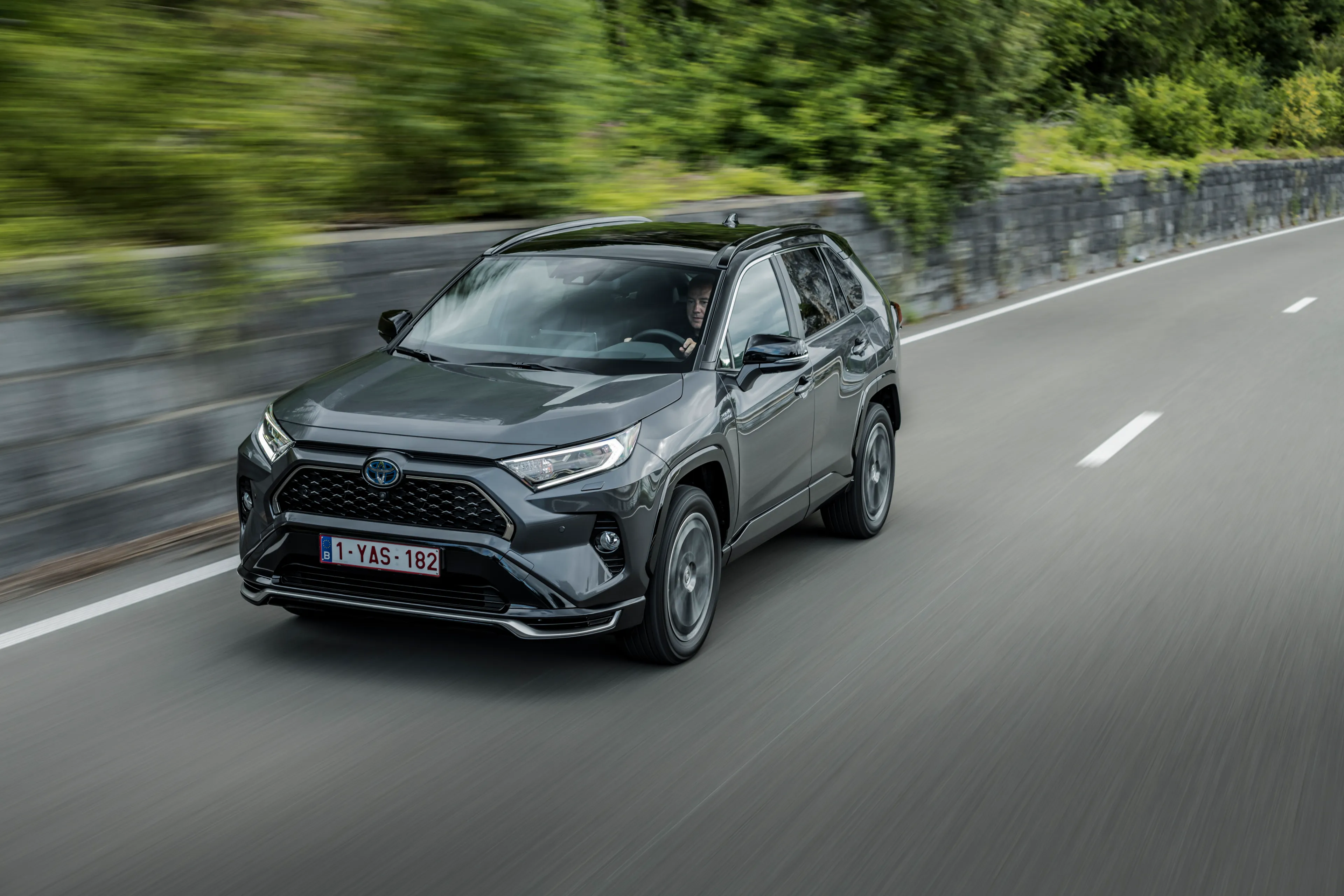 rav4phevdpl2020 dynamic 016