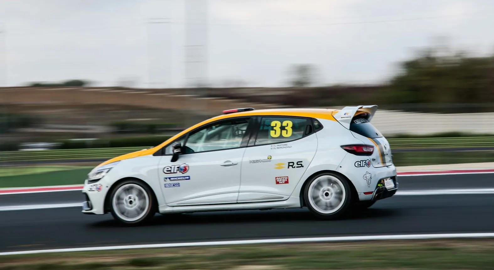 renault clio cup