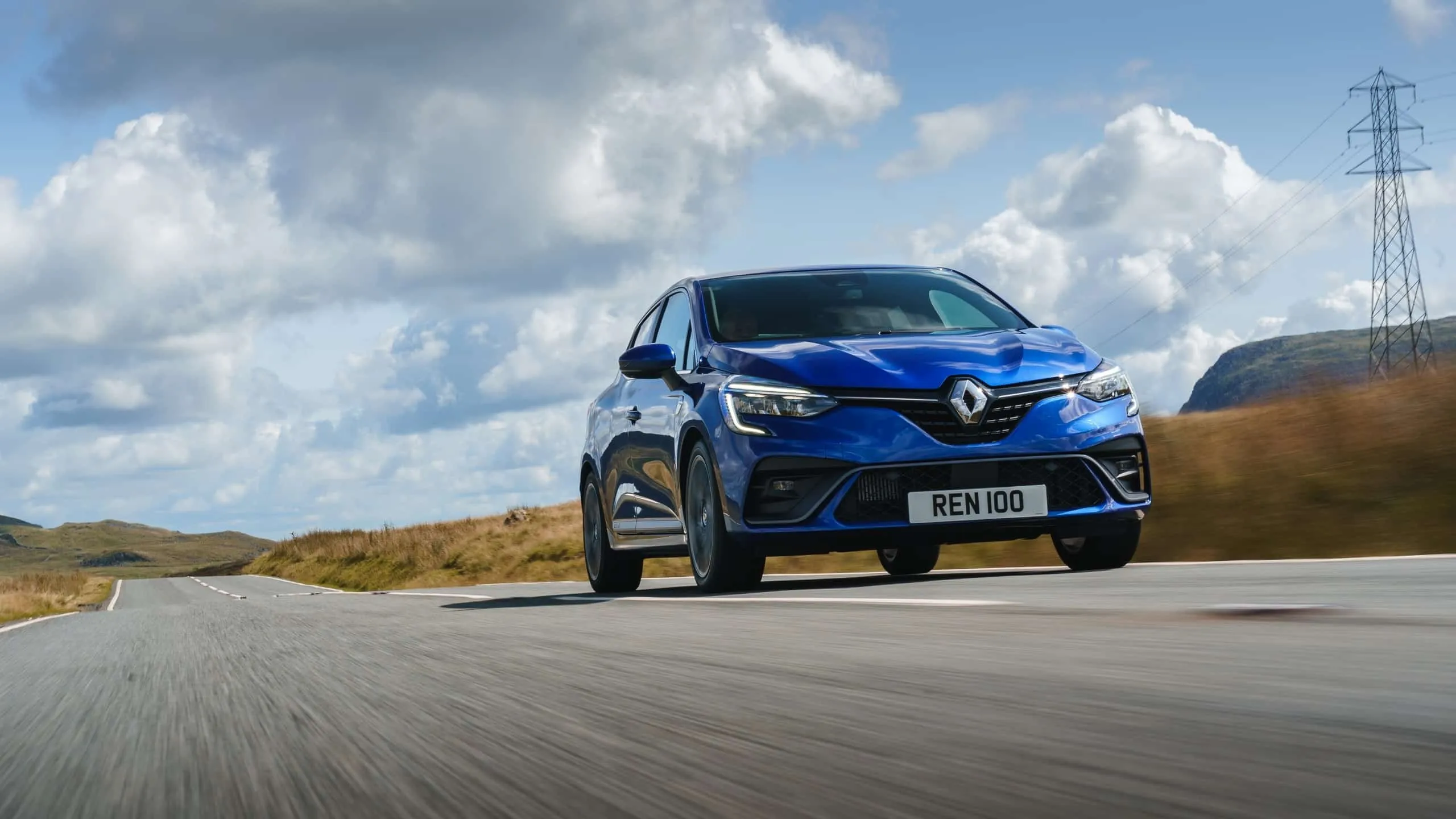 renault clio e tech hybrid guida