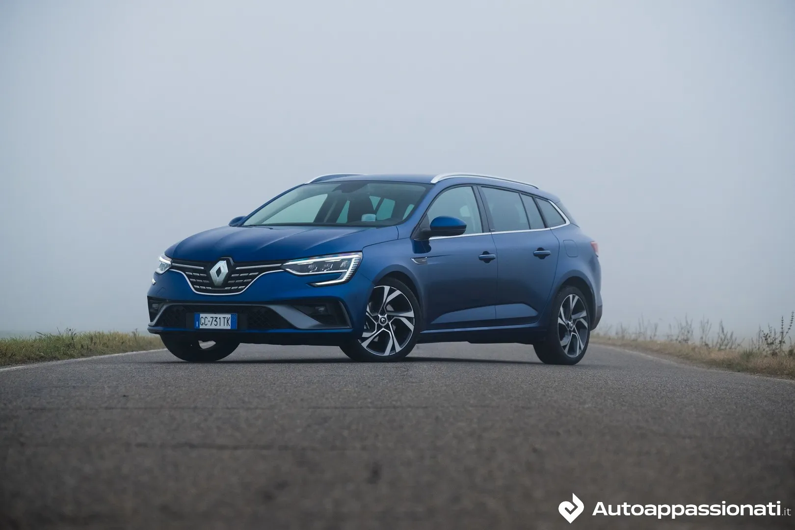 renault megane e tech prova su strada