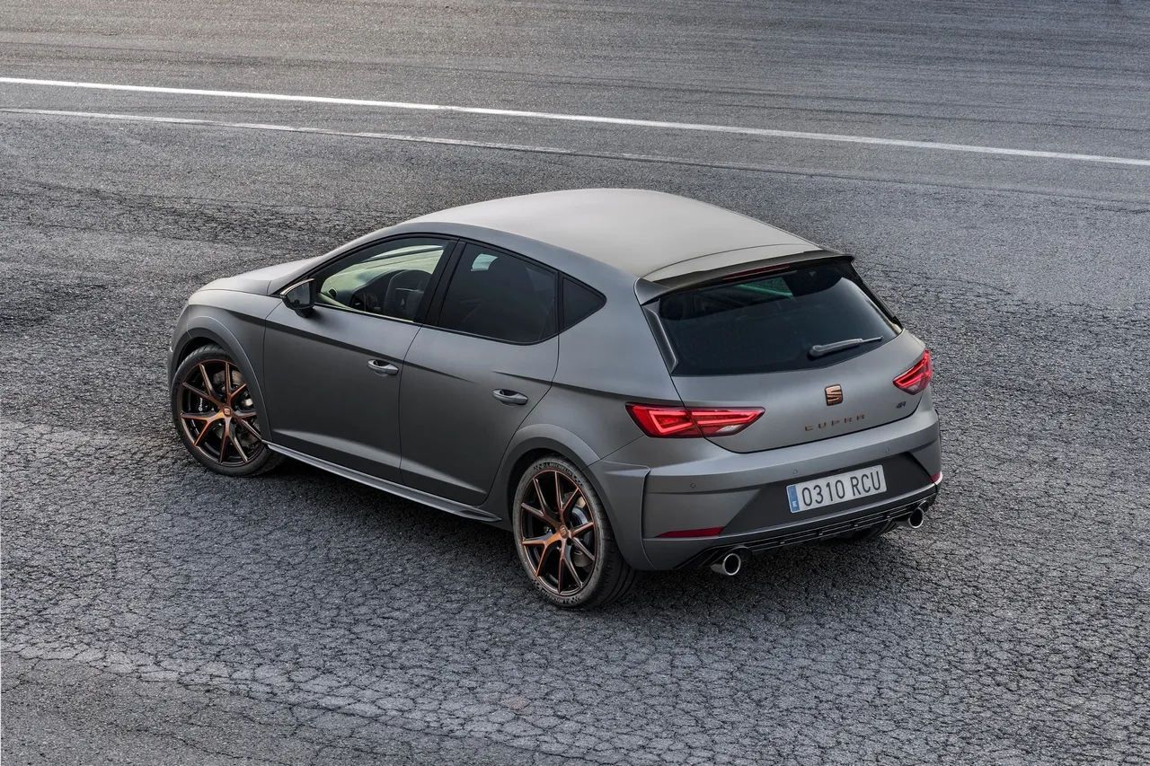seat leon cupra r copertina