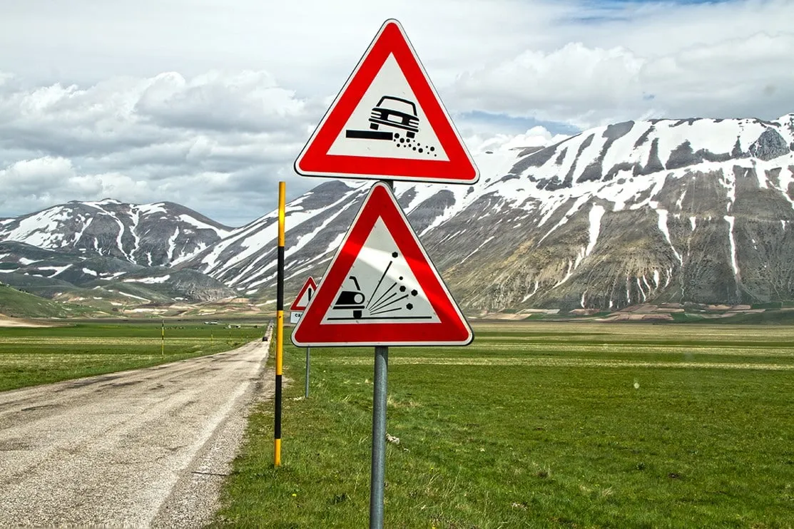 segnali di pericolo copertina