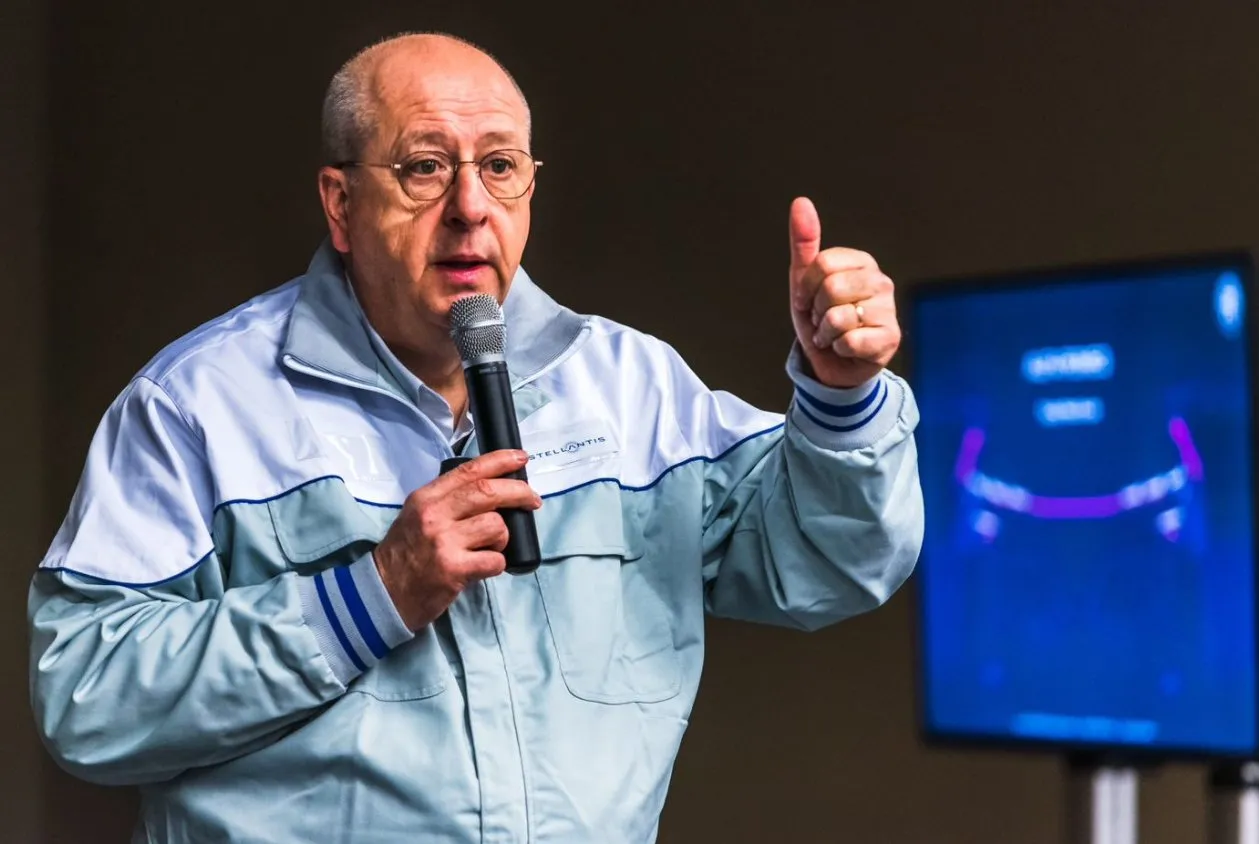 teaser b suv alfa romeo