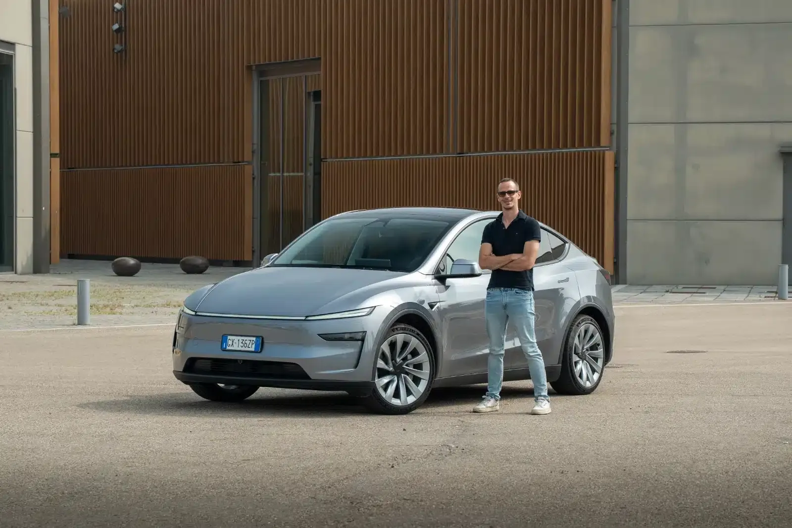 tesla model y 2025 09
