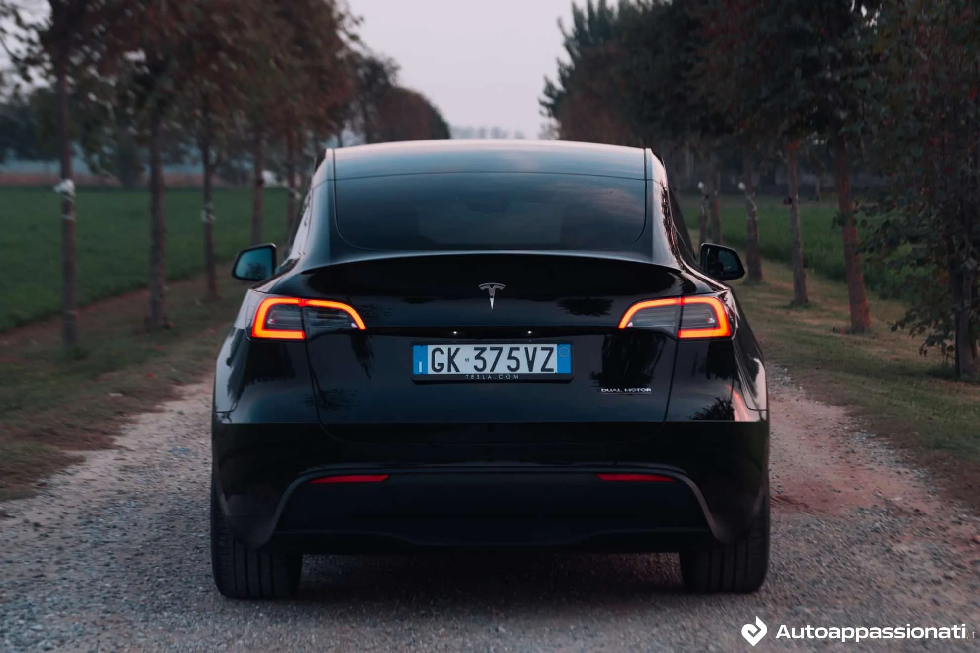 tesla model y performance 09