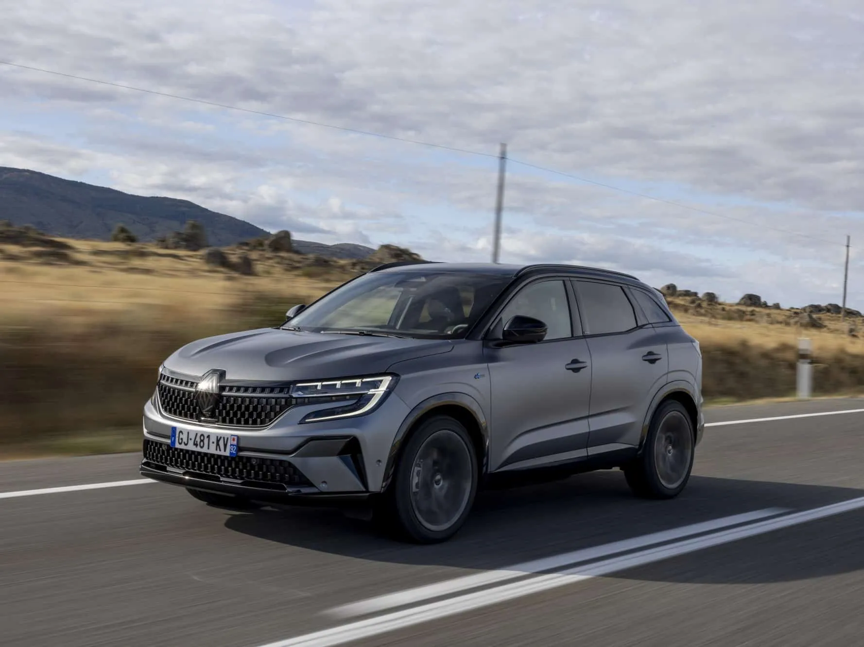 the all new renault austral esprit alpine e tech hybrid satin shale grey 33