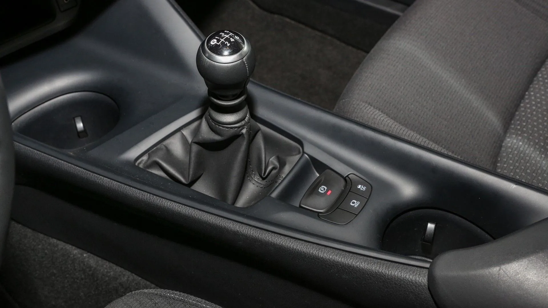 toyota cambio manuale auto elettrica