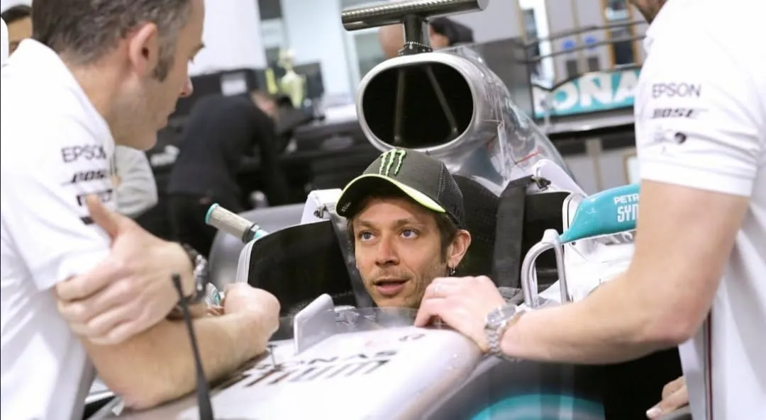 valentino rossi sedile in mercedes