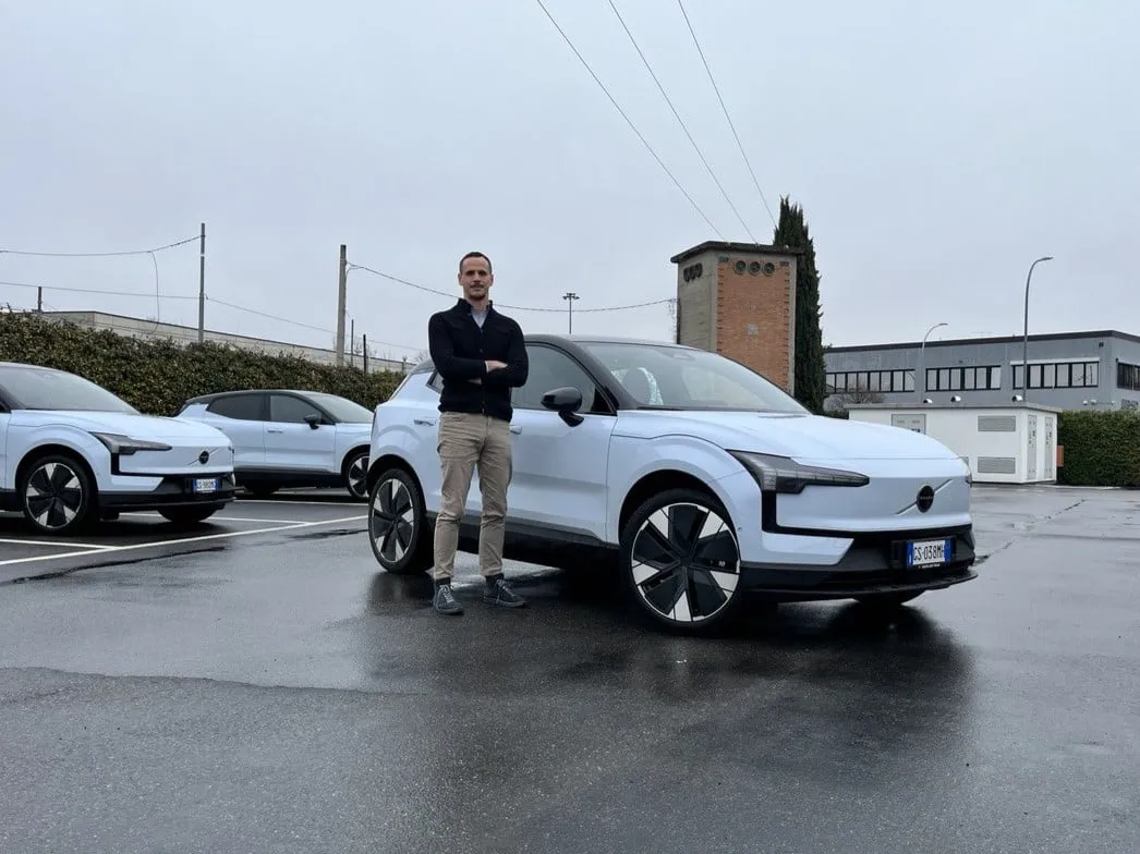 volvo ex30 copertina