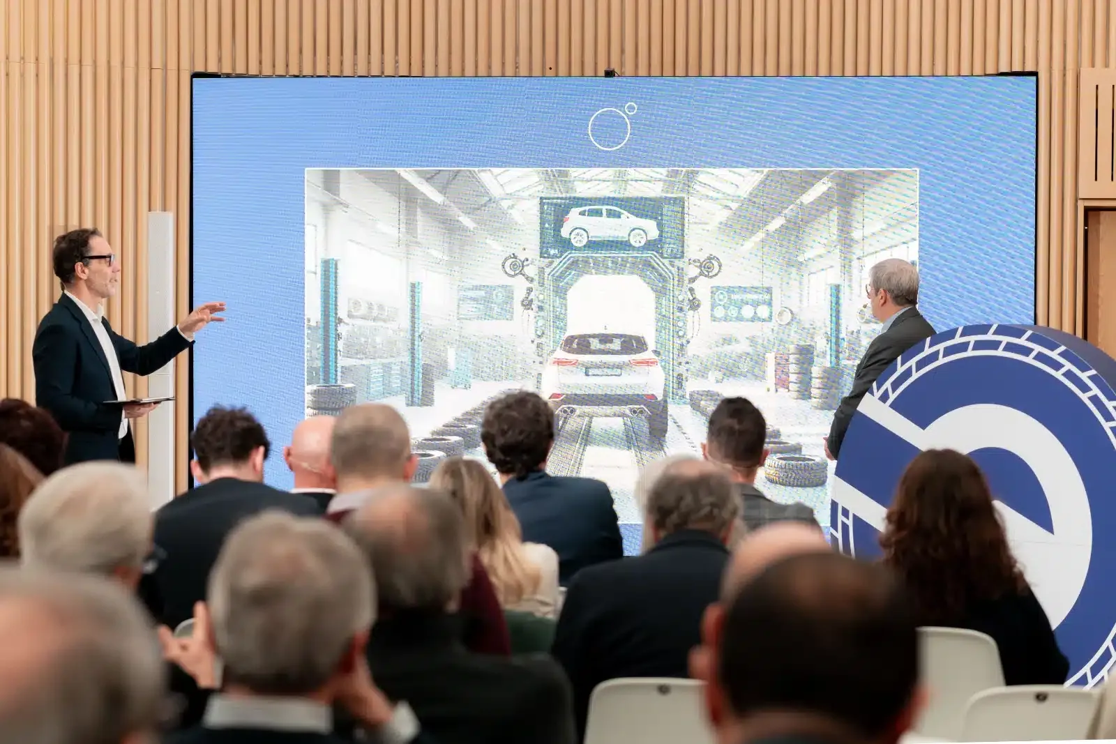 volvo studio autopromotec talk 2 1
