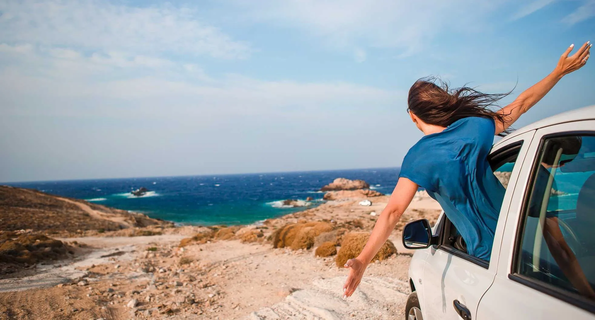 young woman on vacation travel by car zmyh8gy