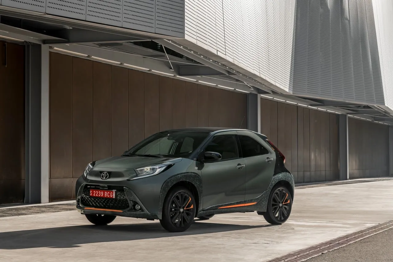 2022 aygo x fd static 001