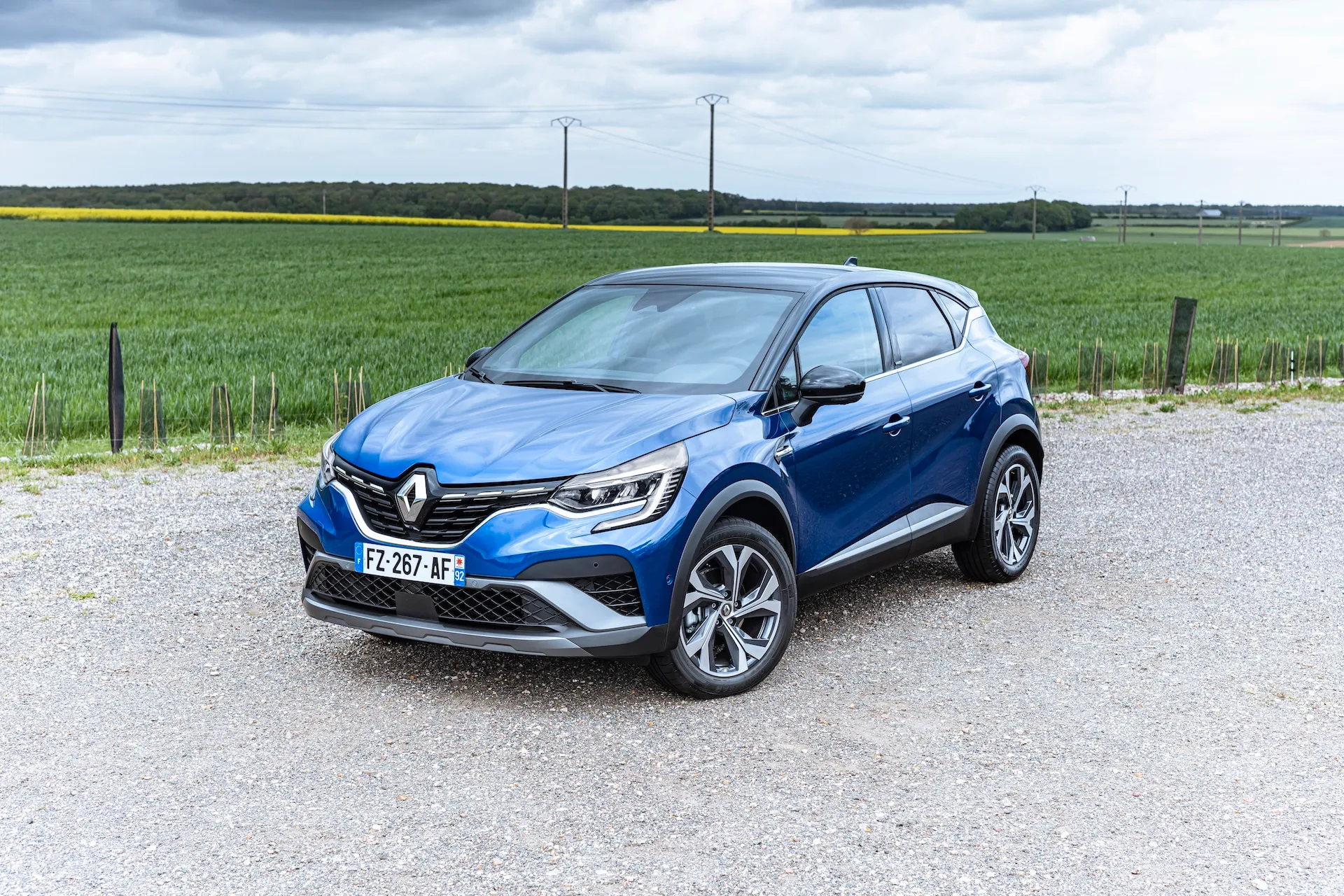 renault captur 2023 frontale tre quarti