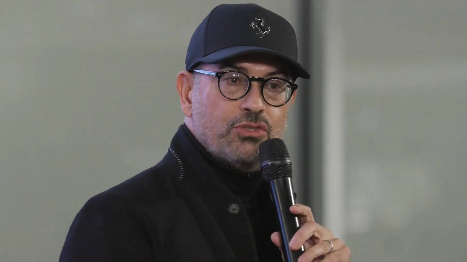 Flavio Manzoni durante il talk forma e funzione al Mauto di Torino