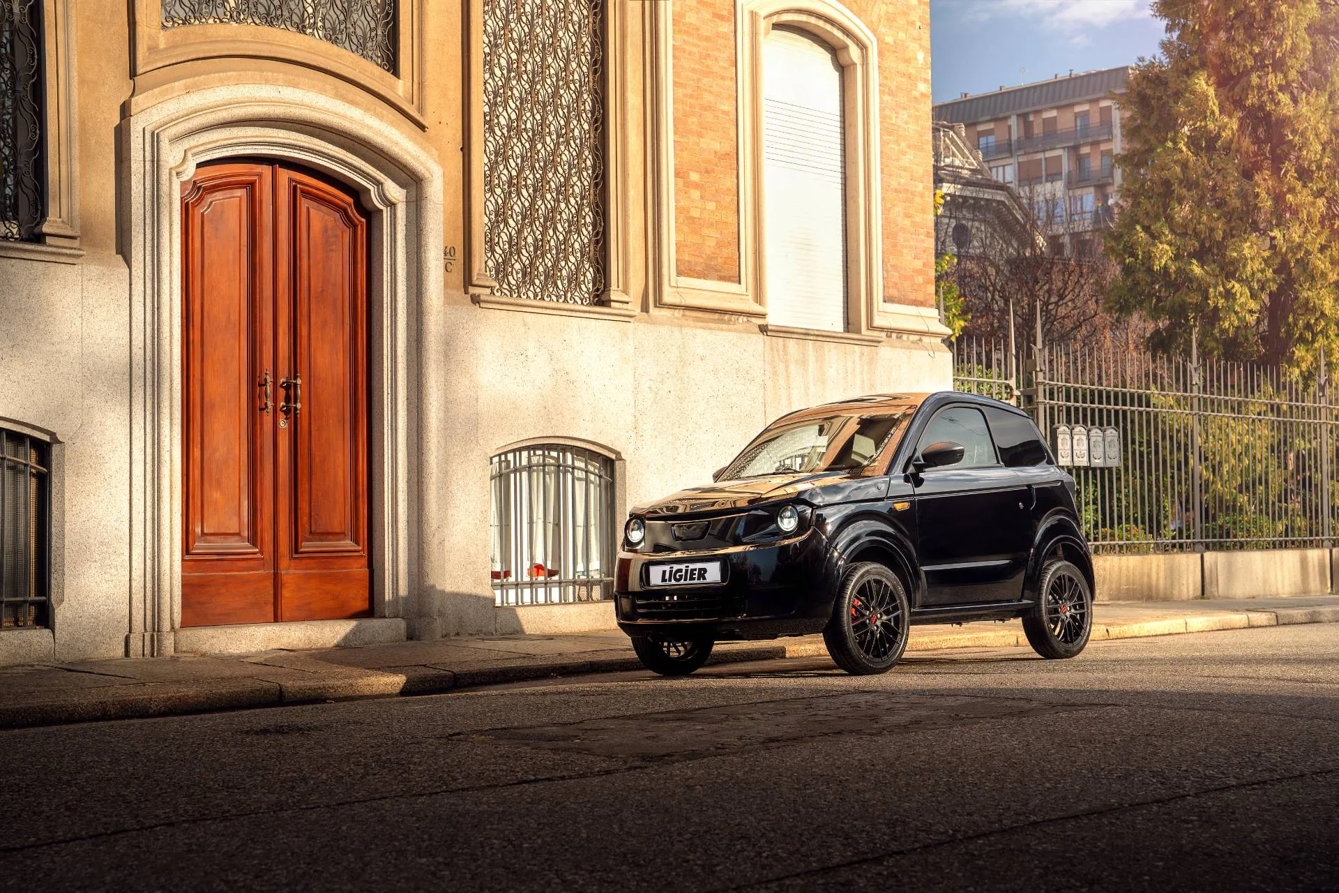 Myli LAB_Intense Black_EV8_10