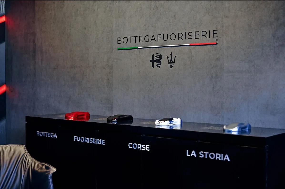 stand alfa romeo alcantara