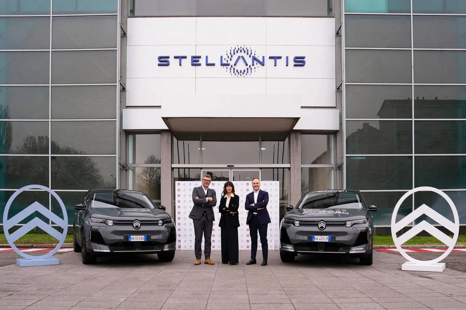 Citroen annuncia la partnership con il Giro d'Italia 2026: la nuova C5 Aircross è l'auto ufficiale