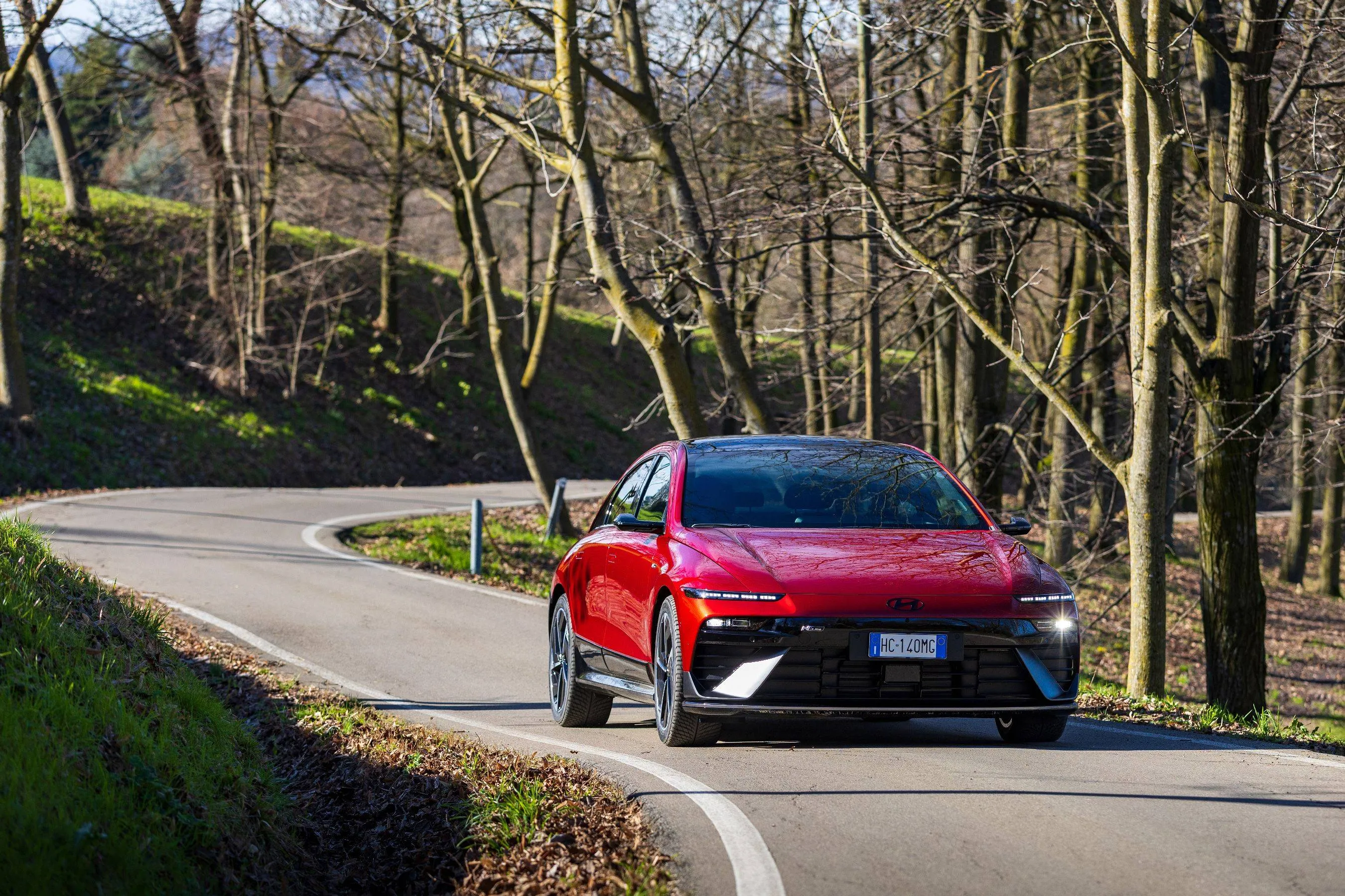 Hyundai Ioniq 6 N Line dinamica anteriore