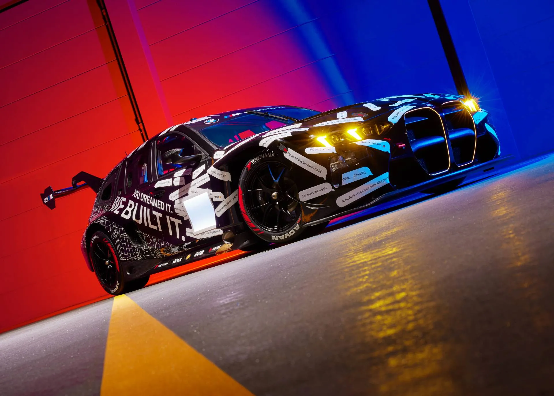 BMW M3 Touring GT3 in posizione frontale laterale