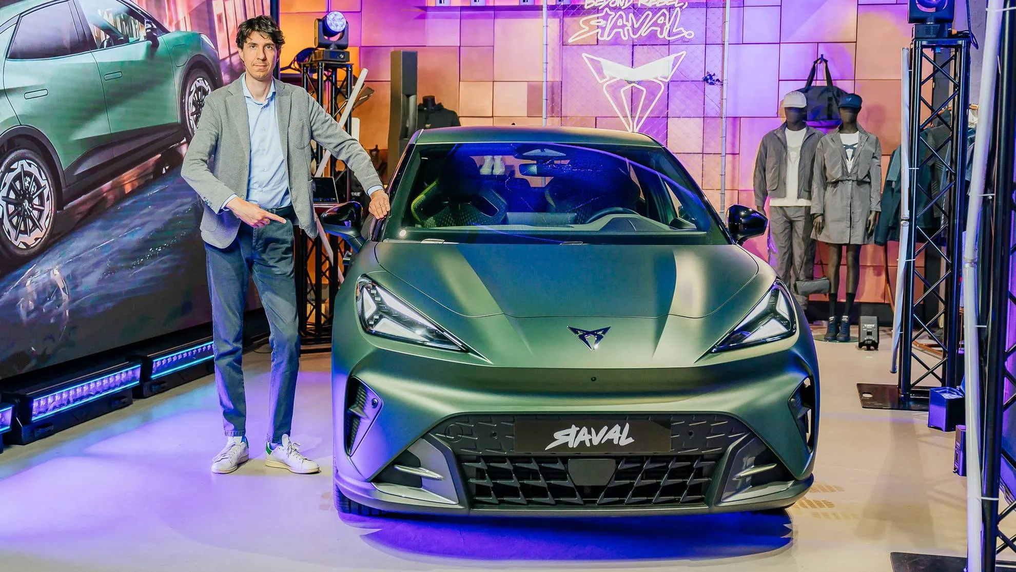 La Cupra Raval è stata svelata al Cupra Garage di Milano