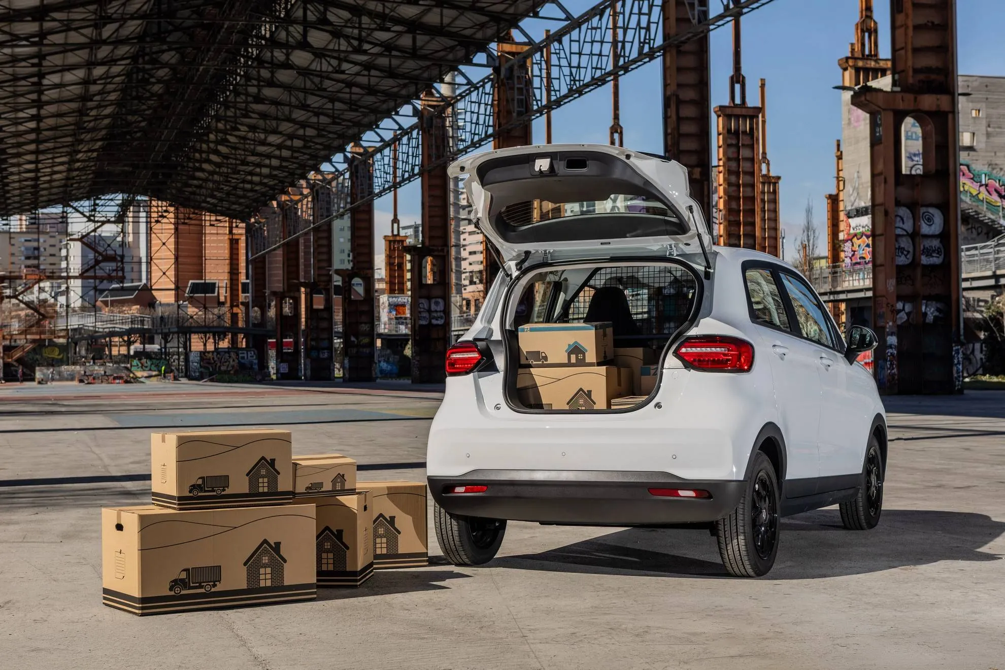 La leapmotor t03 van mostra la sua capacità di carico