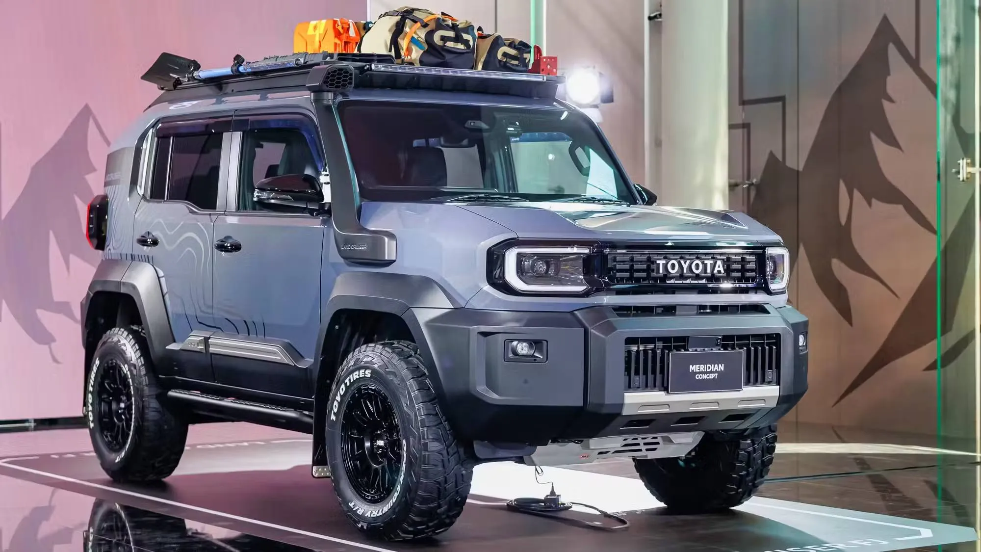 toyota-meridian-concept della Land Cruiser FJ di colore grigio