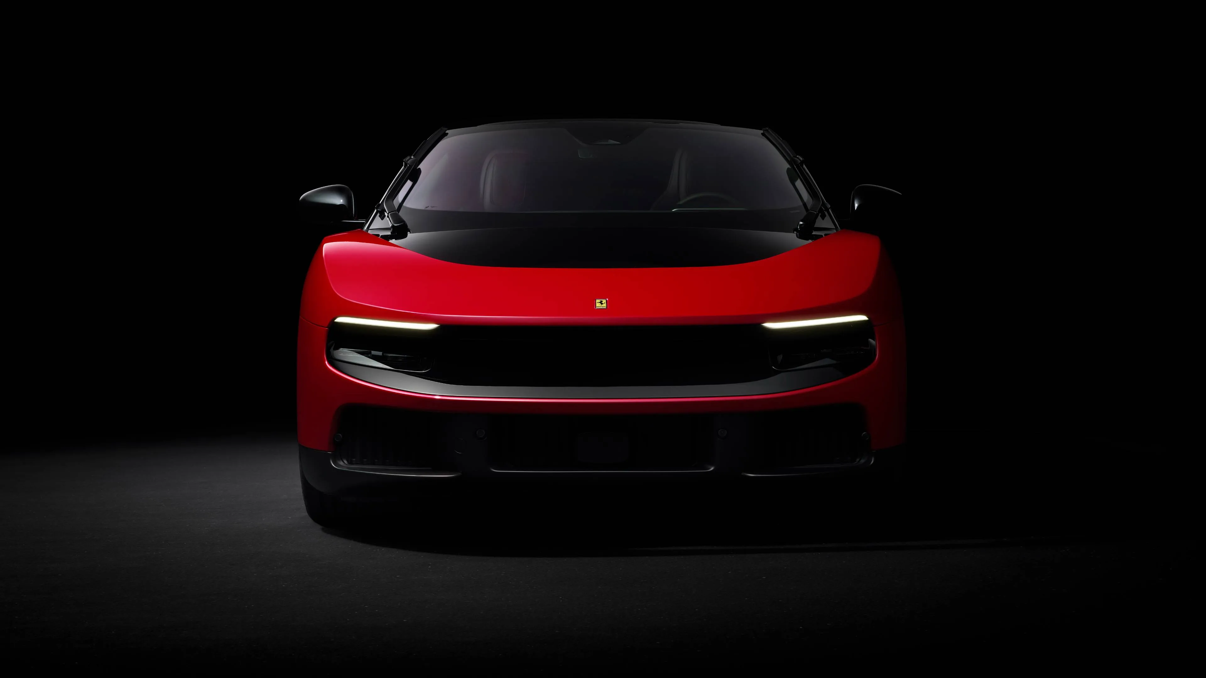 FERRARI_LUCE anteriore con fari accesi