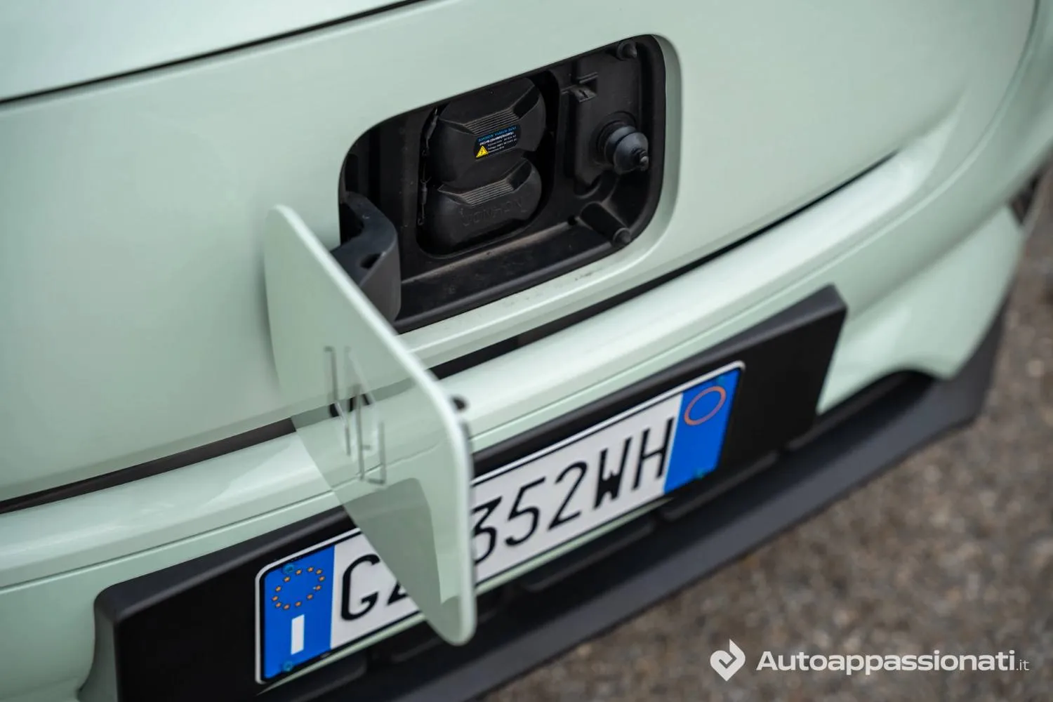Leapmotor T03__front EV socket