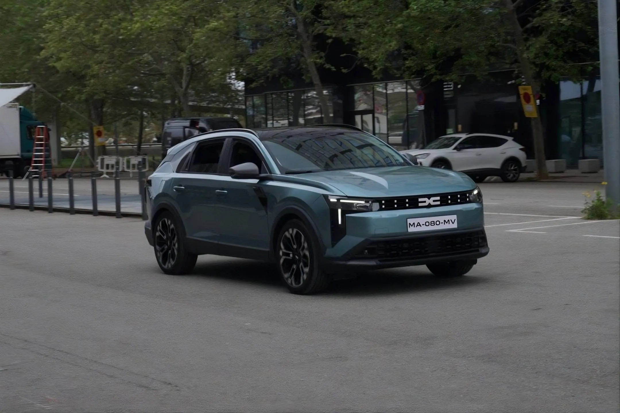 dacia-striker anteriore