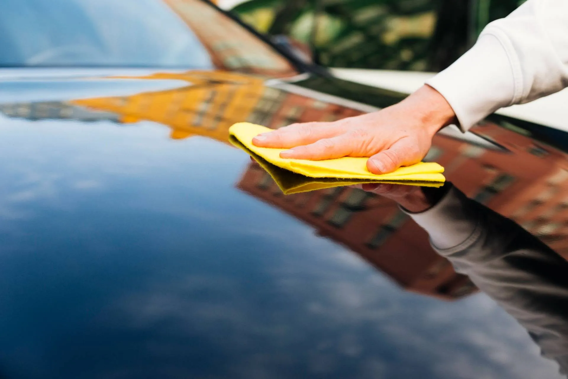 Errori più comuni che in estate può rovinare la vernice della tua auto 2